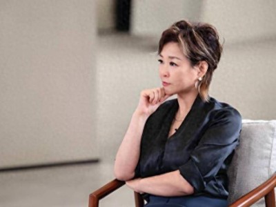 55岁李静勇敢公开更年期经历：停经不羞耻，展现女性真实力量-知创网